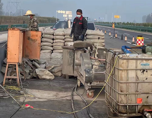 岳普湖高速路病害处理